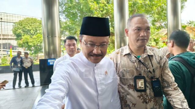 Los marcos de fotos Prabowo-Gibran para escuelas populares alcanzan los Los marcos de fotos Prabowo-Gibran para escuelas populares alcanzan los 4.140 millones de IDR
|