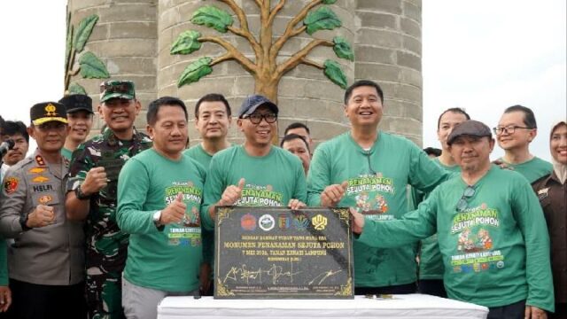 Colaboración entre el gobierno provincial de Lampung y el gobierno central para realizar el programa de 3 millones de casas

 | 