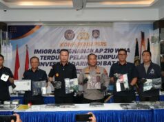 Inmigración arresta a 210 extranjeros sospechosos de cometer fraude de inversiones en línea en Batam
| Inmigración arresta a 210 extranjeros sospechosos de cometer fraude de inversiones en línea en Batam
|