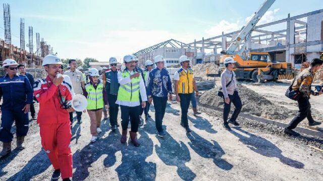 Gus Ipul aspira a finalizar la Escuela Popular de Sampang en junio

 | 