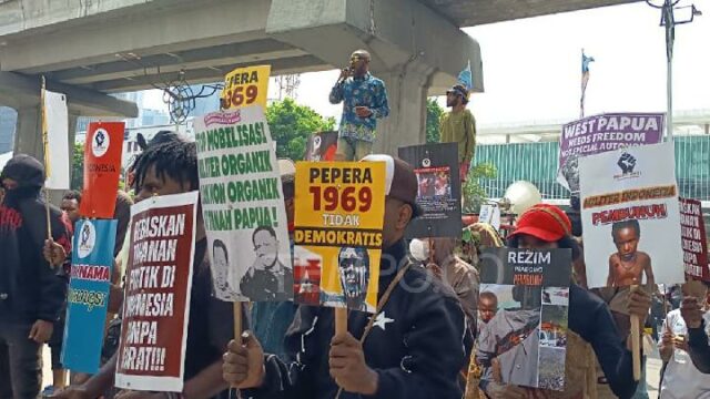 Estudiantes papúes se manifiestan por el caso Dogiyai ante el Ministerio de Derechos Humanos

 | 
