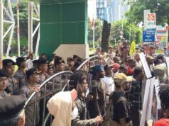 Los estudiantes de protesta de Papúa piden a Natalius Pigai que se reúna con las masas
| Los estudiantes de protesta de Papúa piden a Natalius Pigai que se reúna con las masas
|