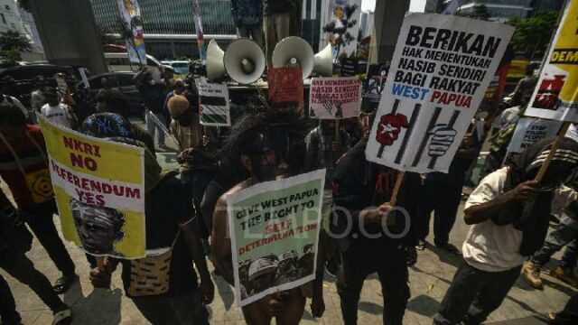 Top 3: Demostración de estudiantes papúes para la compra de marcos de fotos

 | 
