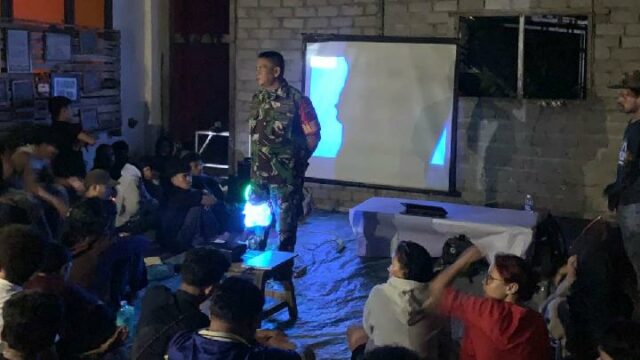 Nuevamente agentes del TNI disolvieron la película Festival del Cerdo en Ternate

 | 