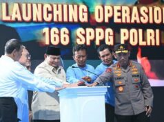 Prabowo lanza el almacén de alimentos de la policía nacional y el proyecto SPPG
| Prabowo lanza el almacén de alimentos de la policía nacional y el proyecto SPPG
|