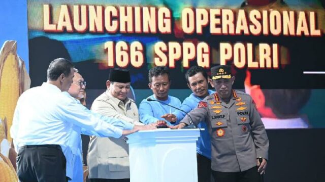 Prabowo lanza el almacén de alimentos de la policía nacional Prabowo lanza el almacén de alimentos de la policía nacional y el proyecto SPPG
|