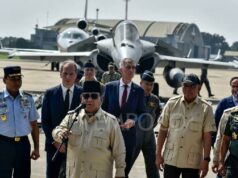 Prabowo quiere que Indonesia produzca sus propios coches y teléfonos móviles
| Prabowo quiere que Indonesia produzca sus propios coches y teléfonos móviles
|
