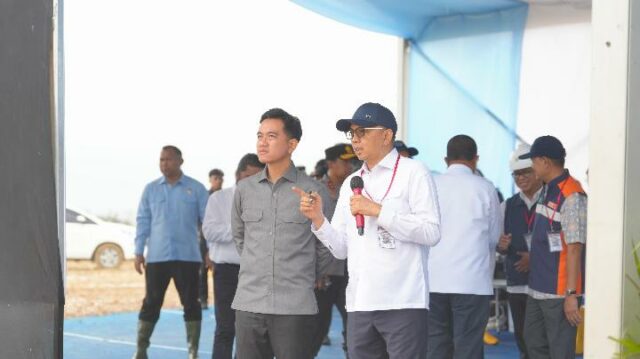El vicepresidente Gibran revisa el proyecto K-SIGN en Rote Ndao El vicepresidente Gibran revisa el proyecto K-SIGN en Rote Ndao y alienta a acelerar la autosuficiencia nacional de sal
|