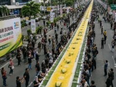 En el 242º aniversario de la ciudad de Pekanbaru se servirá pastel Durian Talam de un kilómetro de largo
| En el 242º aniversario de la ciudad de Pekanbaru se servirá pastel Durian Talam de un kilómetro de largo
|
