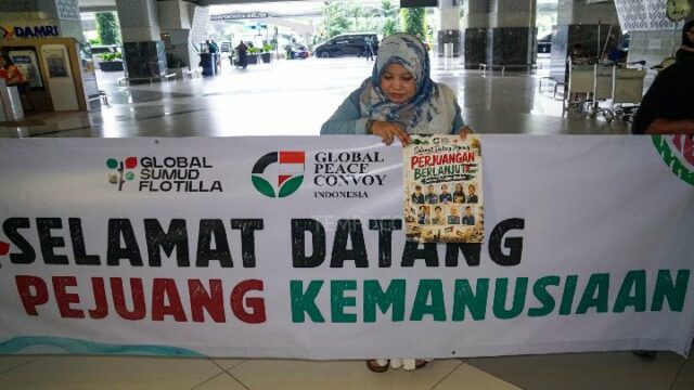 Todos los ciudadanos indonesios secuestrados por Israel llegan a Indonesia

 | 
