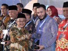 El gobierno de la ciudad de Padang gana el premio en la noche cumbre del Día Nacional de la Educación de 2026
| El gobierno de la ciudad de Padang gana el premio en la noche cumbre del Día Nacional de la Educación de 2026
|
