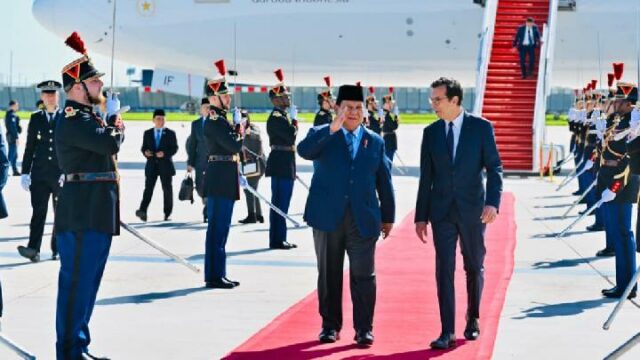 Prabowo regresa a Francia, Teddy: invitación desde el año pasado Prabowo regresa a Francia, Teddy: invitación desde el año pasado
|