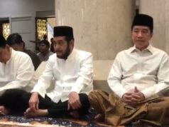 Jokowi ofrece oraciones de Eid al-Adha en la mezquita Sheikh Zayed en Solo
| Jokowi ofrece oraciones de Eid al-Adha en la mezquita Sheikh Zayed en Solo
|