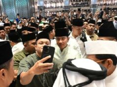 Gibran Rakabuming lleva a Jan Ethes a las oraciones de Eid al-Adha en Istiqlal
| Gibran Rakabuming lleva a Jan Ethes a las oraciones de Eid al-Adha en Istiqlal
|