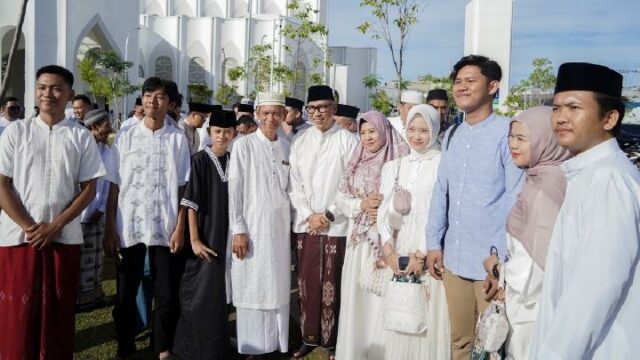 El gobierno provincial de Lampung fomenta la atención y el bienestar de la comunidad durante Eid al-Adha

 | 