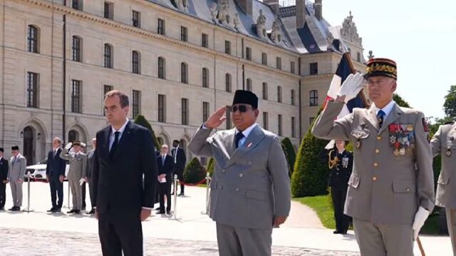 Prabowo se convierte en inspector de la ceremonia del cumpleaños Prabowo se convierte en inspector de la ceremonia del cumpleaños de Pancasila el 1 de junio
|
