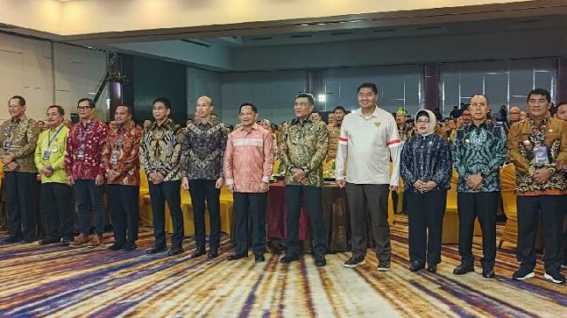 Mensaje del presidente Prabowo en el evento de reconocimiento de logros del gobierno regional de Sulawesi

 | 