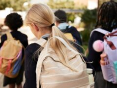 Dejé que mi hijo de 10 años fuera solo a la escuela. Eso la hizo sentir más segura.
| Parenting,essay,parenting,parenting-freelancer,child-independence,differences-parenting Dejé que mi hijo de 10 años fuera solo a la escuela. Eso la hizo sentir más segura.
| Parenting,essay,parenting,parenting-freelancer,child-independence,differences-parenting