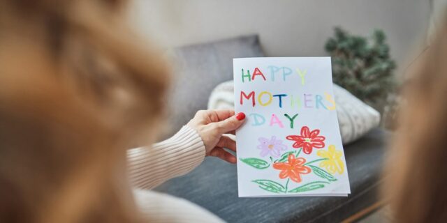 El Día de la Madre es otra excusa para retribuir a todas las mamás de mi vida

 | Parenting,parenting,parenting-freelancer,essay,mothers-day,moms