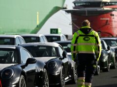 Trump planea aumentar los aranceles a los automóviles europeos al 25%
| Transportation,Economy,cars,volkswagen,bmw,tariffs,mercedes Trump planea aumentar los aranceles a los automóviles europeos al 25%
| Transportation,Economy,cars,volkswagen,bmw,tariffs,mercedes