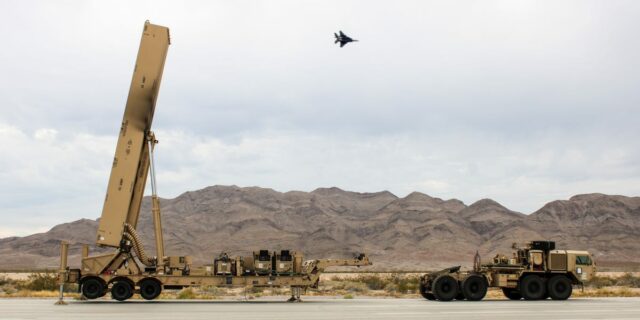 El misil hipersónico Dark Eagle del ejército llama la atención en medio de las tensiones iraníes

 | Military & Defense,weapons,us-iran-war,missiles,army
