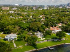 Descubra la vida dentro del barrio de Miami que atrae a multimillonarios
| Real Estate,Travel,real-estate,luxury,miami,ultra-rich,neighborhoods,travel Descubra la vida dentro del barrio de Miami que atrae a multimillonarios
| Real Estate,Travel,real-estate,luxury,miami,ultra-rich,neighborhoods,travel