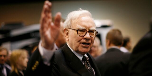 Estuve en la sala para la entrevista sorpresa de Warren Buffett en la reunión de Berkshire.

 | Finance,berkshire-hathaway-shareholder-meeting-2026,warren-buffett,berkshire-hathaway,greg-abel,berkshire-hathaway-meeting-2026