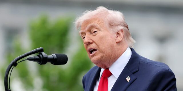 Irán presenta un nuevo plan de paz, pero Trump se muestra escéptico

 | Politics,Military & Defense,us-iran-war,donald-trump,iran,peace-deal,oil-prices,strait-of-hormuz
