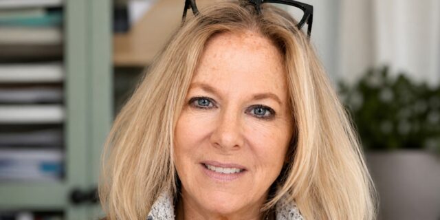 Me despidieron a los 55 años y comencé mi propia Me despidieron a los 55 años y comencé mi propia consultoría de inteligencia artificial; lo que aprendí
| Careers,Tech,ai,laid-off,entrepreneurship,career-transition,tiny-teams,ai-startups,bi-freelancer,contributor-2026,manseen-logan,agnes-burgess-applegate,custom-gpt
