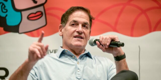 Mark Cuban dice que el "mayor desafío" de la IA para las empresas es la coherencia

 | AI,Tech,mark-cuban,ai,openai,anthropic
