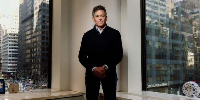 Conozca a Strauss Zelnick, el director ejecutivo de Square detrás de 'Grand Theft Auto'

 | Entertainment,Discourse,discourse,discourse-explainer,discourse-newsroom,video-games,interviews,entertainment,grand-theft-auto,changing-workplace-big-bet,generative-ai,freelance-photography,isabel-fernandez-pujol