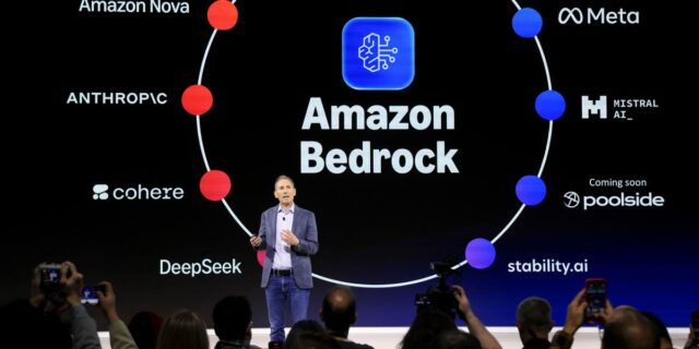 Después del rechazo, Amazon implementa Claude Code y Codex para todos los empleados

 | AI,Tech,amazon-company,claude-code,generative-ai,aws,cloud-computing,software-development,exclusive,limited-synd,openai,anthropic,codex