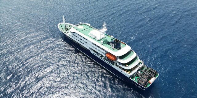Pasajero de crucero afectado por hantavirus comparte temor

 | Travel,Health,International,cruise,travel,hantavirus,cape-verde