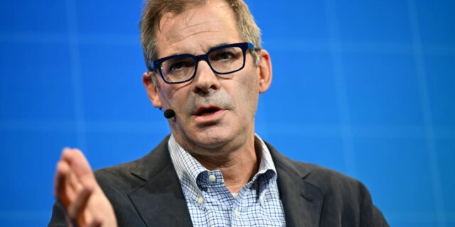 Ejecutivos de IA después de ganar y vender grandes premios de acciones

 | Finance,Tech,exclusive,core-weave,finance,data-centers,executive-comp,cryptomining,stock-awards,limited-synd