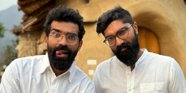 Dos hermanos se mudaron a una remota ciudad del Himalaya Dos hermanos se mudaron a una remota ciudad del Himalaya y construyeron una casa de terracota
| Travel,Real Estate,airbnb,india,relocation