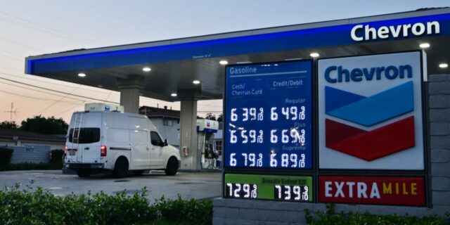 Un mapa compara el precio de la gasolina en tu estado con el del resto de Estados Unidos

 | Economy,Transportation,gas-prices,gas,inflation