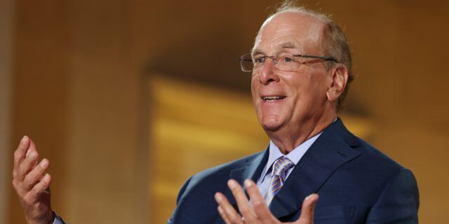 Larry Fink dice que la asociación entre BlackRock y Hyperscaler Data Center llegará pronto

 | Finance,blackrock,larry-fink,investing,milken,finance