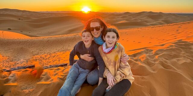 Cómo administro mi negocio mientras viajo con niños | Parenting,Travel,Small Cómo administro mi negocio mientras viajo con niños
| Parenting,Travel,Small Business,essay,parenting-freelancer,travel-with-kids,parenting,family,work-life-balance,freelancer,traveling-with-teens,travel-tips,self-employed