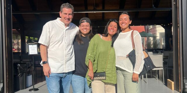 Dejé mi trabajo corporativo y me mudé con mis padres para ejercer mi influencia.

 | Real Estate,gen-z,living-with-parents,miami,influencer,moving,as-told-to