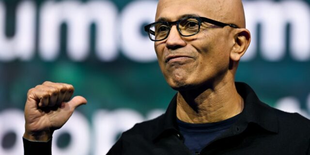 Un documento interno de Microsoft describe las ofertas de compra para los empleados de EE. UU.

 | Tech,Enterprise,AI,microsoft,buyout,satya-nadella,artificial-intelligence,enterprise-software,cloud-computing,limited-synd,exclusive,scoop,beacon-industries-big-bet,buyouts,layoffs,careers,job-cuts