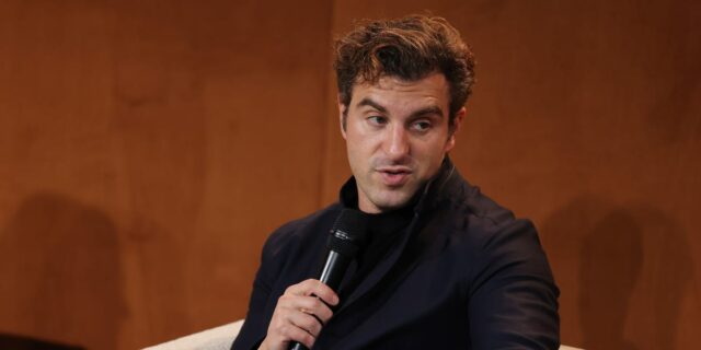 El CEO de Airbnb dice que la IA escribe el 60% del código de la empresa

 | Travel,AI,airbnb,code