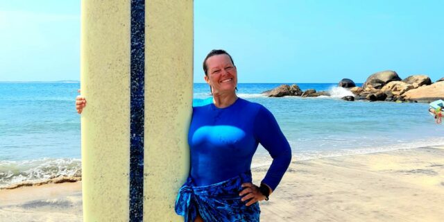 Agotada, un año sabático la llevó a abrir un campamento de surf en Sri Lanka

 | Careers,Travel,as-told-to,asia,sri-lanka,surf,sabbaticals,sabbatical,burnout,career-change,50s,midlife,retire,surfing