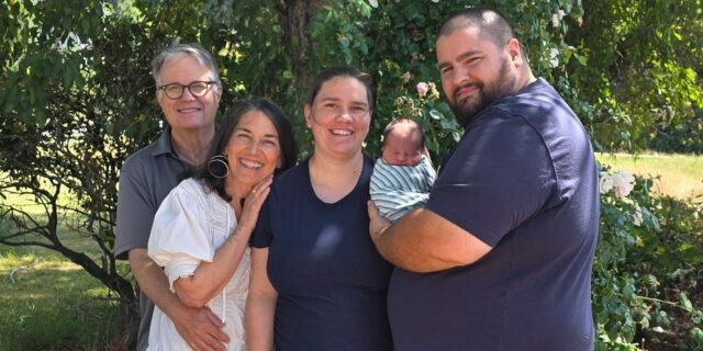 Nos jubilamos en una granja familiar multigeneracional. | Real Estate,Parenting,essay,parenting-freelancer,multi-generational-homes,multigenerational Nos jubilamos en una granja familiar multigeneracional.
| Real Estate,Parenting,essay,parenting-freelancer,multi-generational-homes,multigenerational