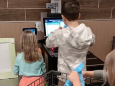 Dejé que mis hijos administraran la caja del supermercado; les encantó
| Parenting,essay,parenting-freelancer,child-independence Dejé que mis hijos administraran la caja del supermercado; les encantó
| Parenting,essay,parenting-freelancer,child-independence