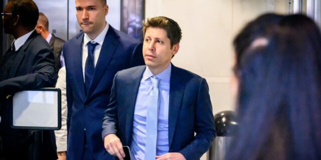 Testimonio de Sam Altman: Musk quería transmitir OpenAI a sus hijos

 | Tech,AI,Law,News,sam-altman,openai,elon-musk,trial,musk-v-altman,lawsuit,legal,litigation,ai,technology
