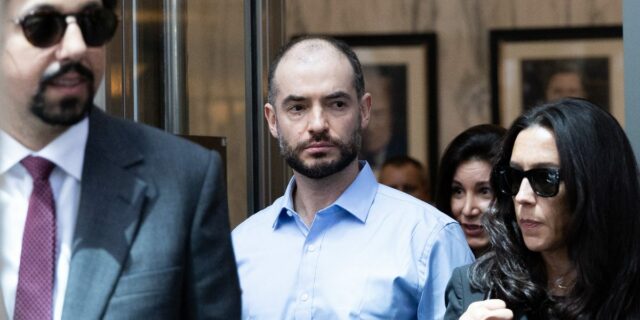 Ilya Sutskever despidió a Sam Altman de OpenAI y no miró Internet

 | Tech,Law,sam-altman,elon-musk,ilya-sutskever,legal,tech,trial,openai,musk-v-altman