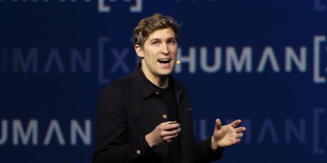 El CEO de ElevenLabs dice que la startup agrega ingenieros a cada equipo

 | Tech,Startups,AI,eleven-labs,tech,ai-jobs