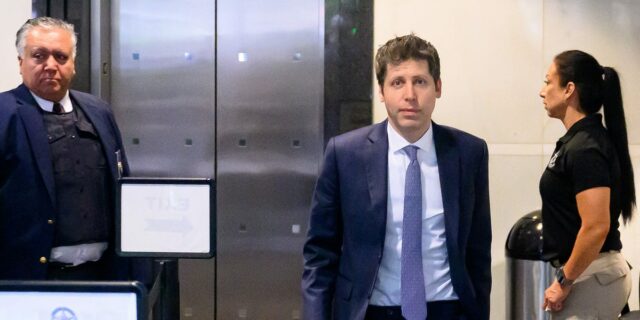 Sam Altman se enfrenta a un incómodo interrogatorio sobre la "cultura tóxica de la mentira"

 | Tech,Law,News,sam-altman,elon-musk,openai,trials,musk-v-altman,trial,court,legal,litigation,technology