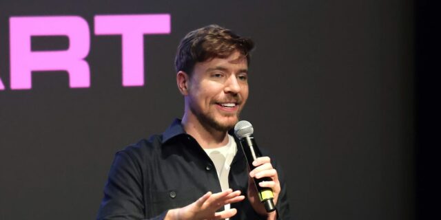 MrBeast presenta un nuevo programa de membresía en una fiesta privada para anunciantes

 | Media,limited-synd,mrbeast,jimmy-donaldson,youtube,creator-economy,exclusive