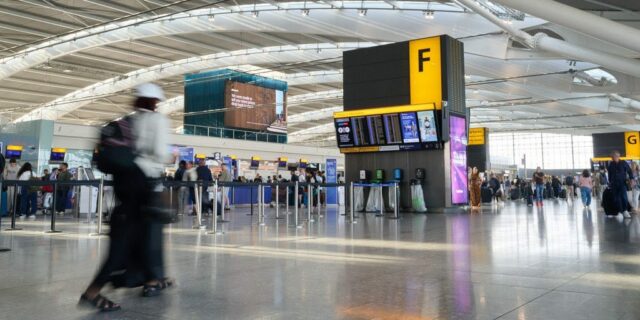 Heathrow y Salesforce se unen para mejorar el servicio al cliente en los aeropuertos

 | AI,Tech,ai-chain-reaction,ai,automation,editorial-sponsorship,bi-graphics,bi-graphic,es-hpe-aicr,generative-ai,sp-freelance,edit-series,ll-ms,freelance-illustration,ai-agents,salesforce,airports,artificial-intelligence